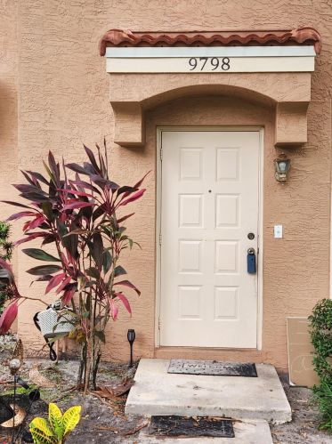 9798 Kamena Cir, Boynton Beach, FL 33436-3985