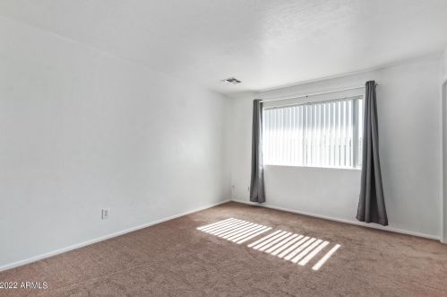 2953 Bluefield Ave, Phoenix AZ 85032-1441 exterior