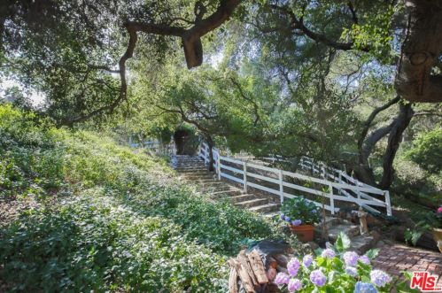 21658 Encina Rd, Topanga CA  90290-3524 exterior