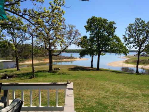 61 Lighthouse Dr, Pottsboro, TX 75076