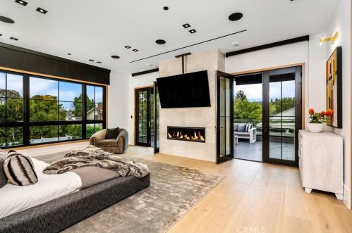 4508 Haskell Ave, Van Nuys CA  91436-3148 exterior