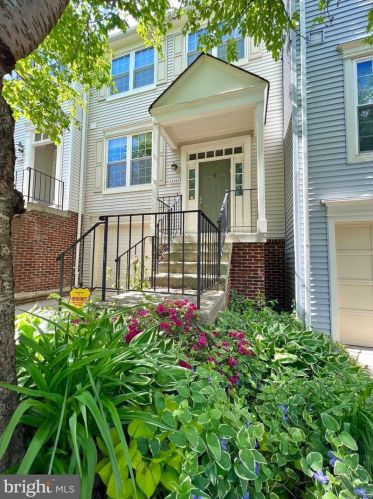 12266 Wye Oak Commons Cir, Springfield, VA 22015-2869