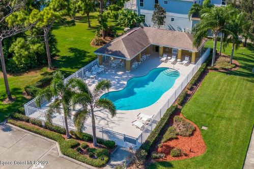 3220 Constellation Dr, Melbourne FL 32940-2365 exterior