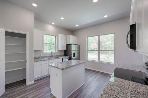 10410 Royal Magnolia Dr, Conroe TX  77303-2748 exterior