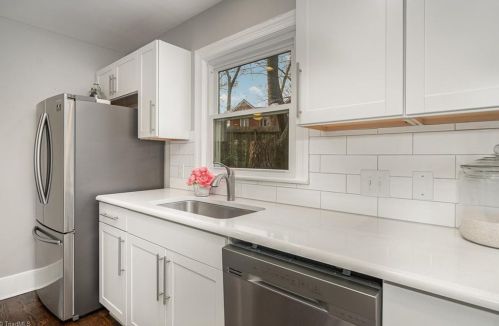 1701 Friendly Ave, Greensboro NC  27403-1238 exterior