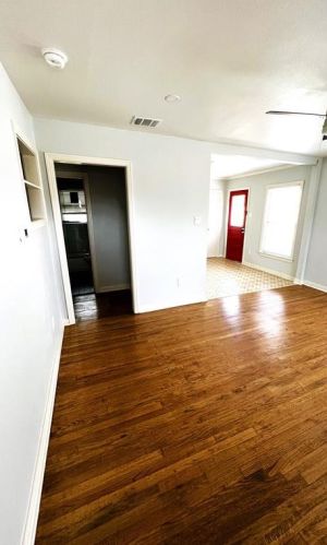 211 Albrook, Dallas TX  75211-3108 exterior