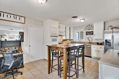 319 Mckelvey Ave, Bakersfield CA 93308-1287 exterior