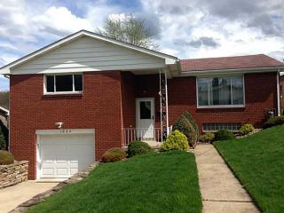 1004 Ohio Ave, Jeannette, PA 15644-2727