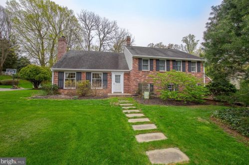 185 Woodstock Rd, Ithan, PA 19085-1416