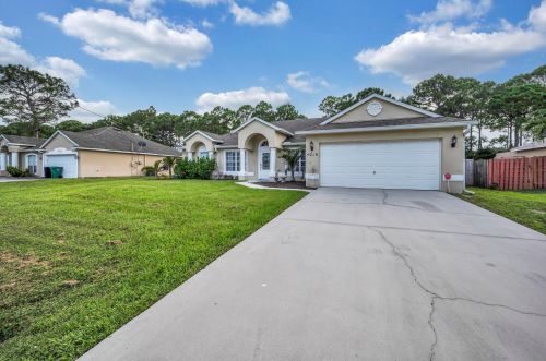 4018 Hablow St, Fort Pierce, FL 34953-3019