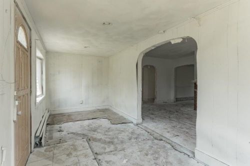 6 Reservoir Ave, Providence RI  02907-3430 exterior