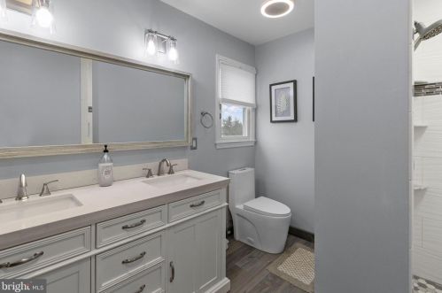 770 Dawes Dr, Yardley PA 19067-4335 exterior