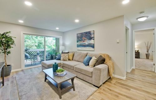 1084 Yarwood Ct, San Jose, CA 95128-4728