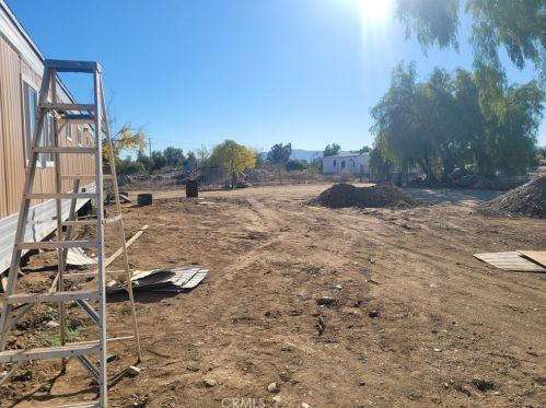 27390 Peach St, Perris CA  92570-8604 exterior