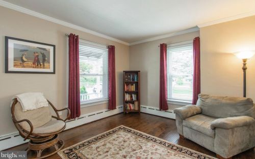 332 Washington Ave, Downingtown PA  19335-2916 exterior