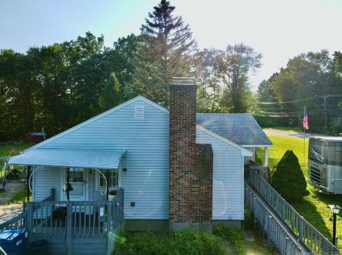 411 Park Ave, Windsor, CT 06095-3288
