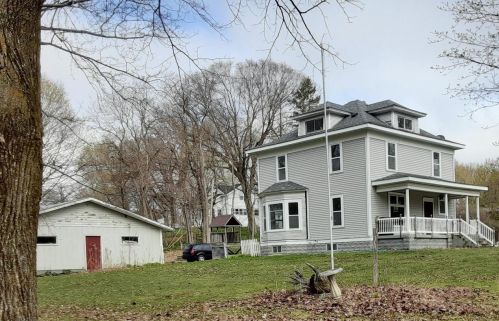 203 Lake Ave, Clam Falls, WI 54837-8964