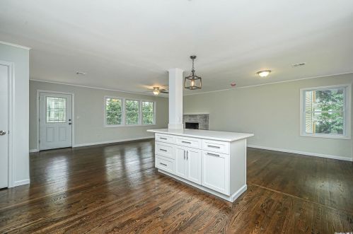 62 Laurel St, Holbrook, NY 11741-1523