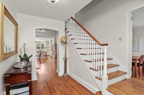 28 Bradford Rd, Scarsdale, NY 10583-7652