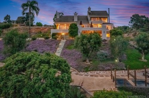 3637 Dove Holw Rd, Encinitas CA 92024-7248 exterior