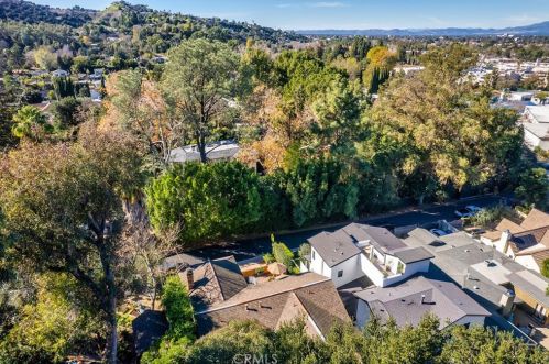 3870 Carpenter Ave, North Hollywood CA  91604-3729 exterior