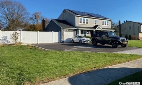 19 Bella Casa Ln, Central Islip, NY 11722-2641