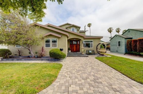 5308 127th St, Hawthorne, CA 90250-4133