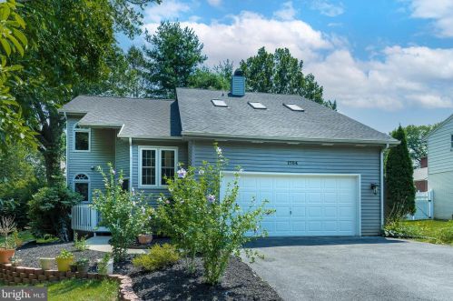 1704 Wheatland Ave, Lancaster PA  17603-4520 exterior