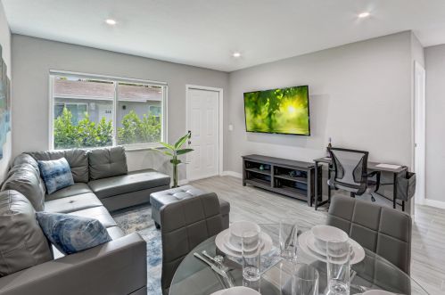 262 12th St, Delray Beach FL  33444-2916 exterior