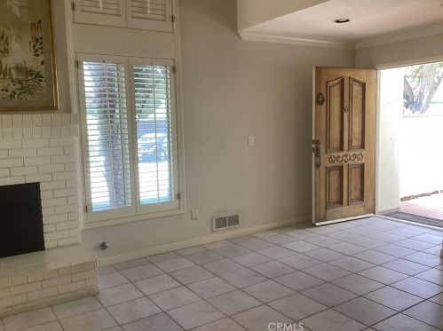 5700 Lunada Ln, Long Beach, CA 90814-3220