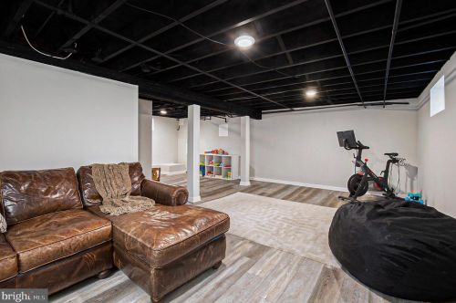 33 Vassar Rd, Camden NJ  08106-1623 exterior