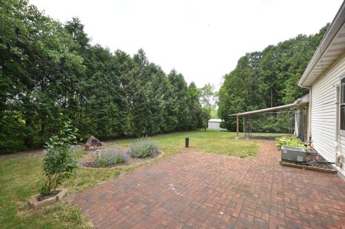 2417 Wallace Lake Rd, West Bend WI  53090-1152 exterior