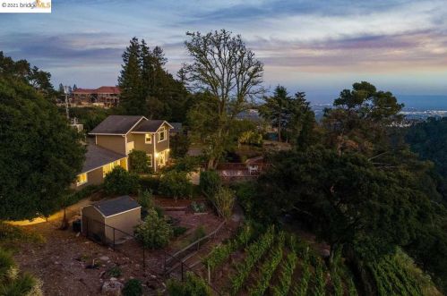 5651 Colbourn Pl, Oakland, CA 94619-3508