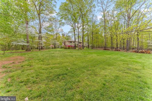 10085 Fox Hound Dr, Nokesville VA  20181-1431 exterior