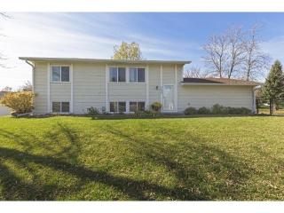 4509 Slater Rd, Saint Paul, MN 55122-2384