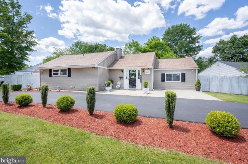 13 Gainor Rd, New Castle, DE 19720-1711