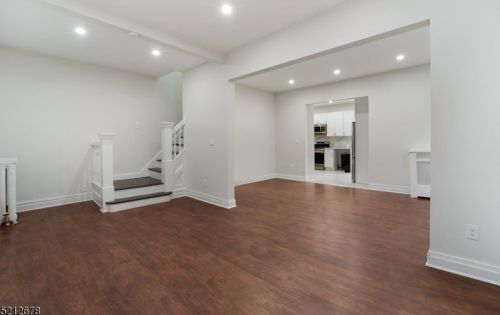 95 Shephard Ave, Newark NJ  07112-2023 exterior