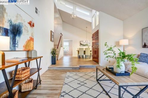 32824 Oakdale Ct, Union City CA  94587-5426 exterior