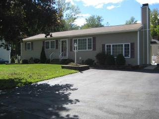 25 Overland Ave, Schenectady, NY 12304-4552