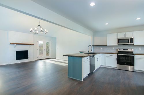142 Ponderosa Dr, Ladson, SC 29456-3165