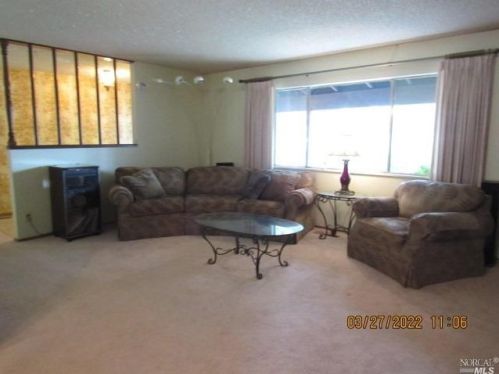 930 Live Oak Ave, Ukiah CA  95482-3733 exterior