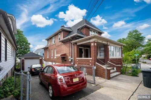 69 Macarthur Ave, Outwater, NJ 07026-1517