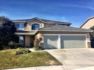 15072 Zircon Dr, Victorville, CA 92394-0540