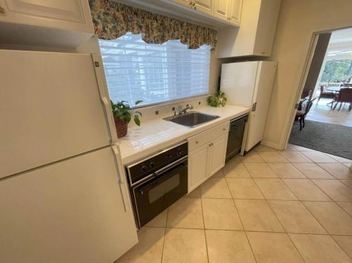 3304 Silver Oak Ln, Vista CA  92084-6614 exterior