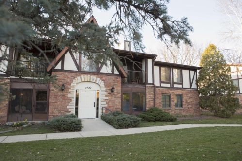 1422 Wheeler Rd, Madison WI  53704-8422 exterior