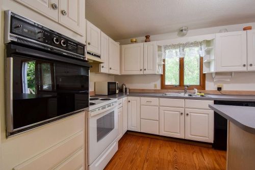 38 Noble St, South Kingstown RI  02882-3941 exterior