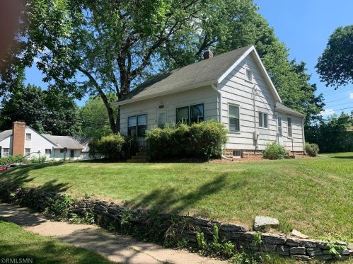 2014 3rd St, Saint Paul, MN 55119-3385