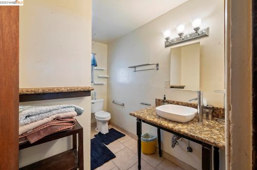 2752 Mabel St, Berkeley CA 94702-2461 exterior