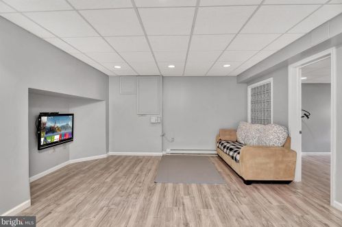 100 York Dr, Princeton NJ  08540-7946 exterior