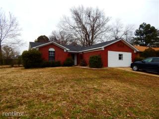 3934 Battlefield Dr, Memphis TN  38128-3008 exterior